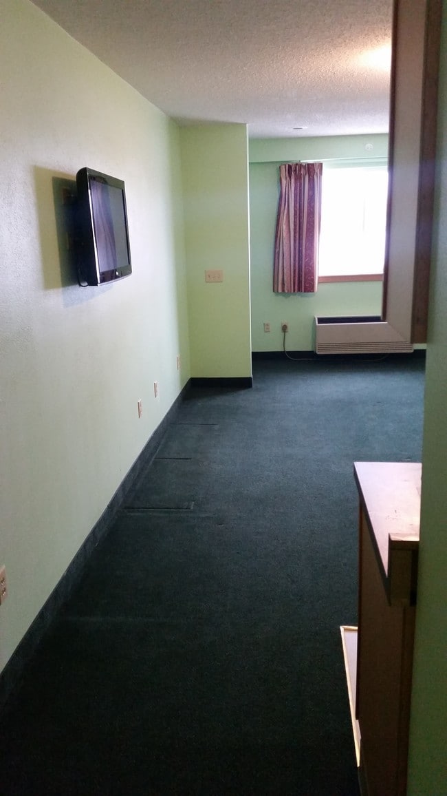Living Room / Bedroom