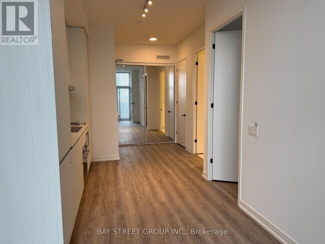 Photo - 8 Interchange Wy Unit 612