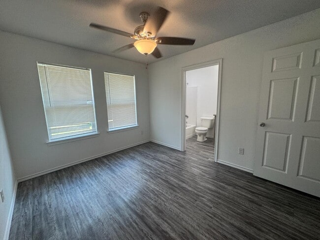 Photo - 800 Sycamore St