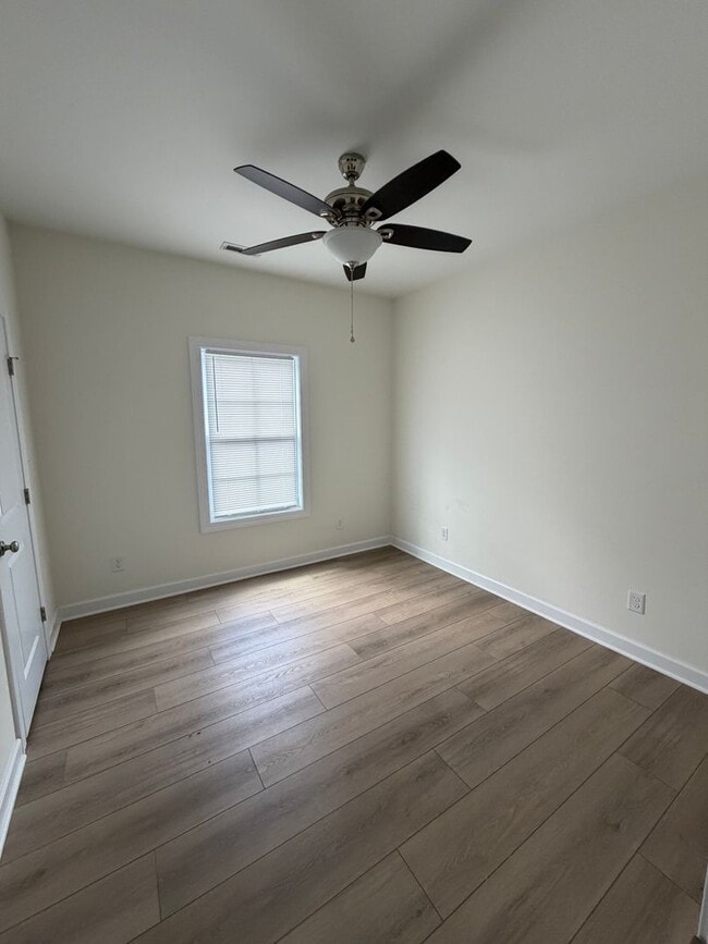 Photo - 904 Fort Totten Dr