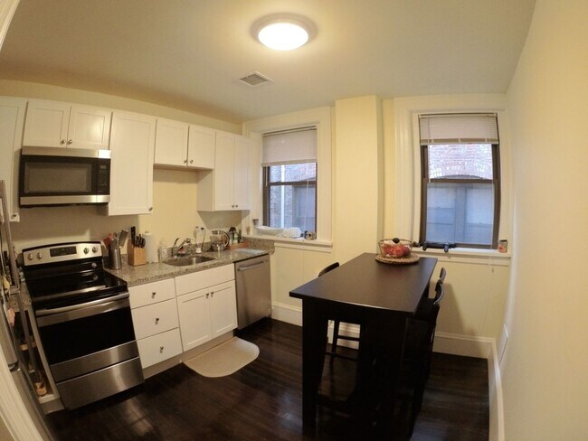 Charming 2 Bedroom-No Broker Fee - Charming 2 Bedroom-No Broker Fee