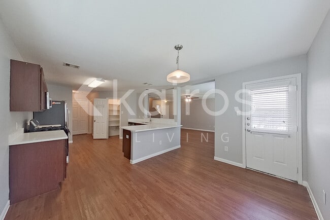 Photo - 871 Darbydale Crossing Ln