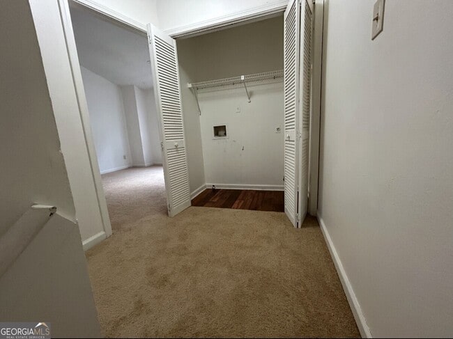 Photo - 1680 Winchester Way SE