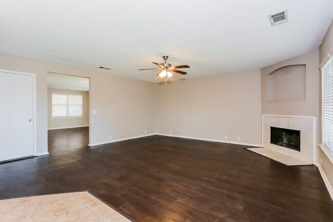 Photo - 1511 Columbia Dr