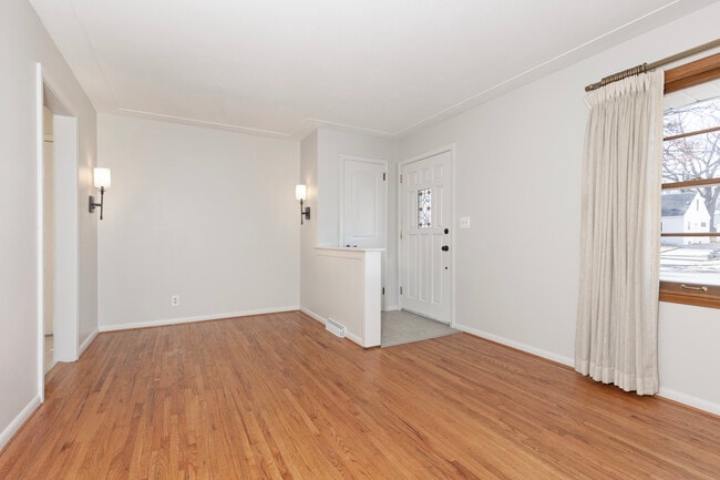 Photo - 3119 Sumter Ave S