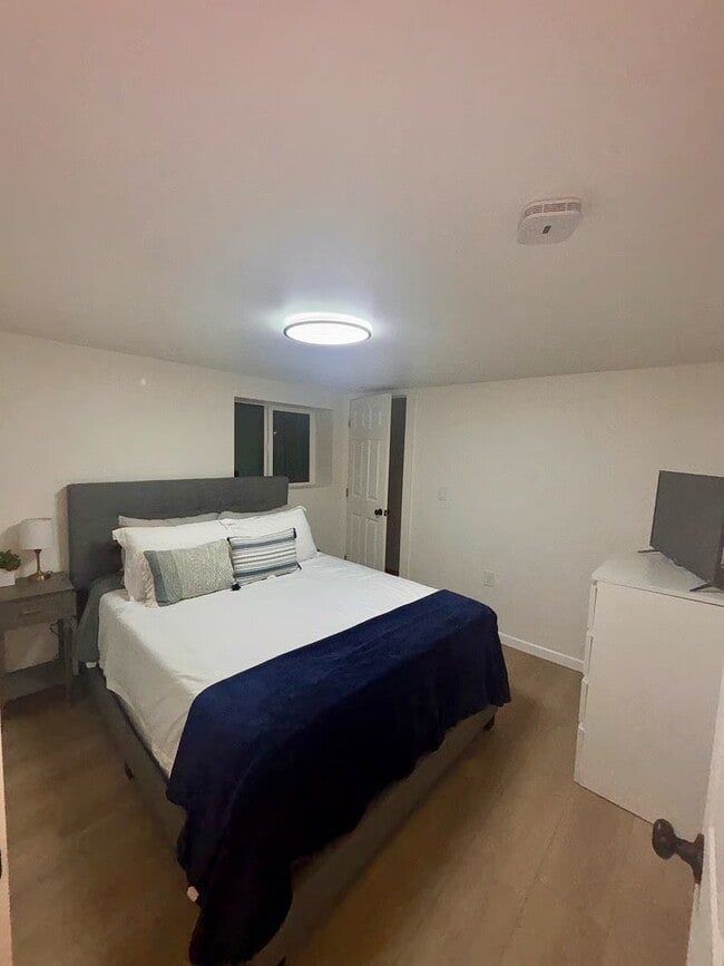 923 Pleasant Ave Unit 1