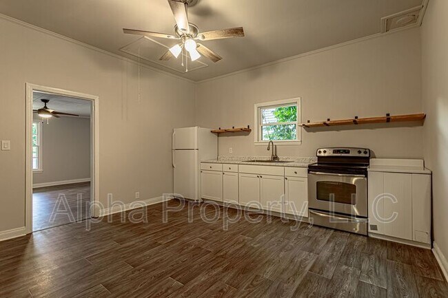 Photo - 8 Wrigley St