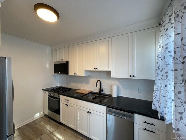 Photo - 645 N Broadway Unidad 5