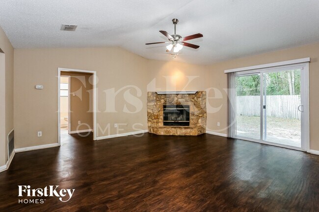 Photo - 11338 Island Shore Dr W