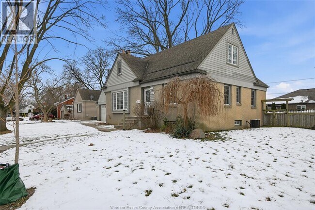 Photo - 2569 Norman Rd