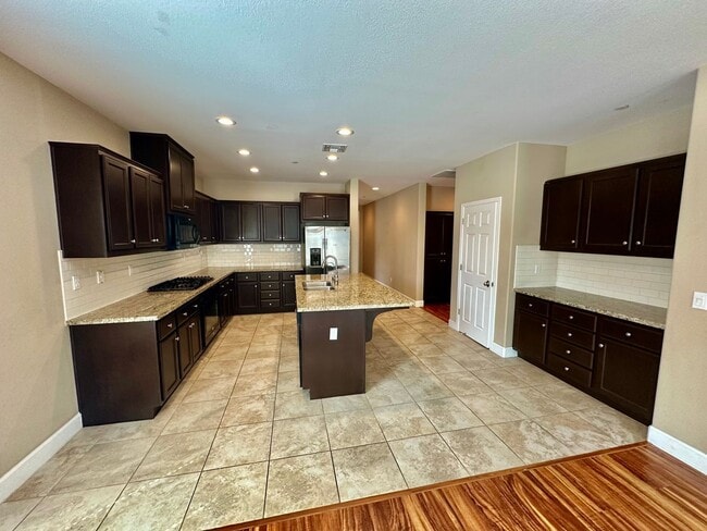 Photo - 2487 N Mountainside Dr
