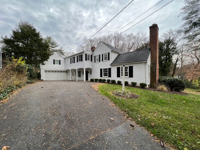 Building Photo - Cool Updated Historic 4/3.5 Farmhouse in Bethesda on Private, 1.5 Acre Lot