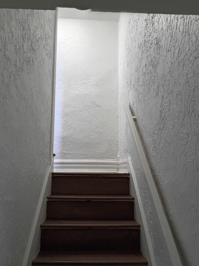 Photo - 1286 Indianola Ave