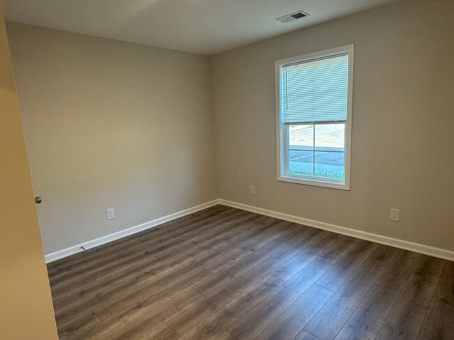 Photo - 203 Mountaindale Dr