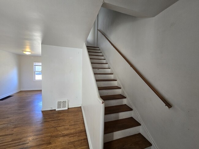 Photo - 235 Madison St