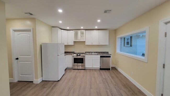 Photo - 228 Stoney Mountain Rd