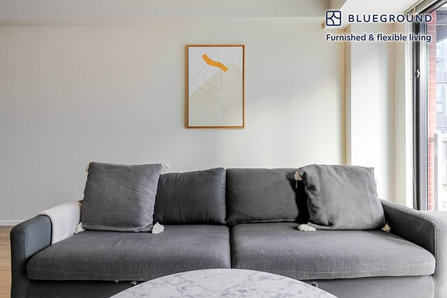 Photo - 211 W Scott St Unidad FL3-ID1416