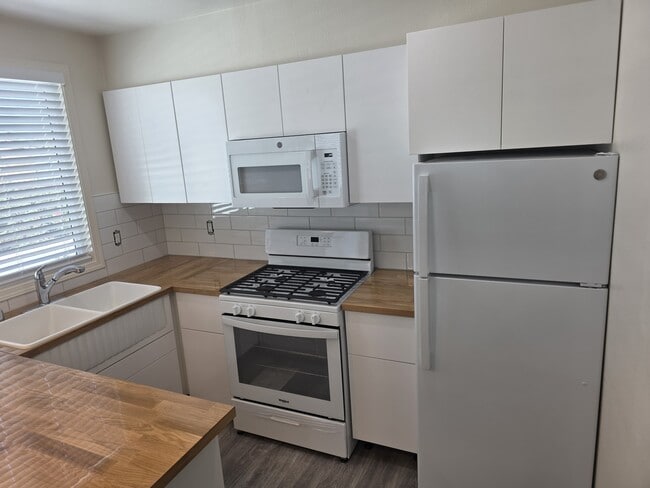 Photo - 100 E Plymouth St Unit 100 East Plymouth