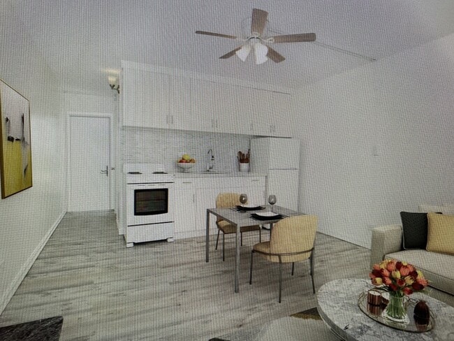 Photo - 2122 Lime St