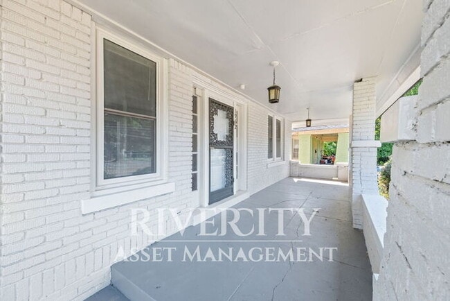 Photo - Step into a piece of Memphis history with this stunning, newly renovated home!!! Section 8 Welcom...