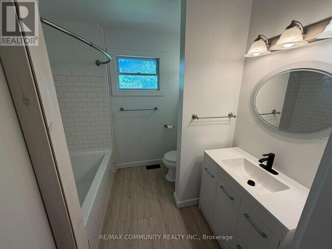 Photo - 2292 Hamilton Rd