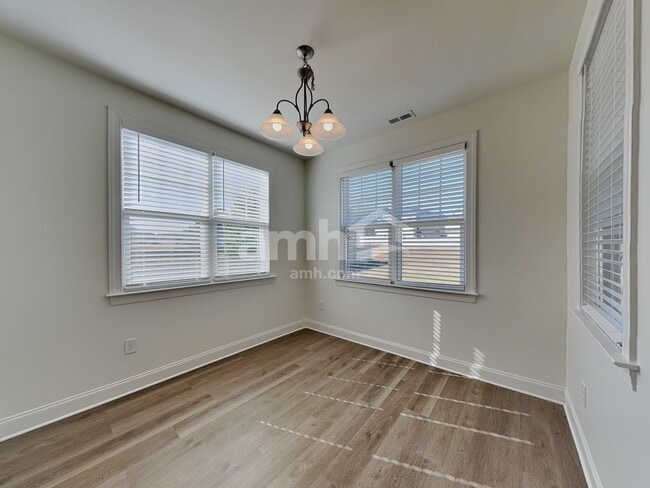 Photo - 166 Sequoia Dr