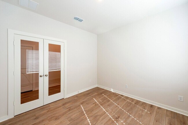 Photo - 16015 Emerald Thistle Ln