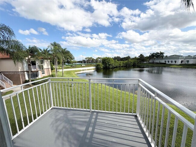 Photo - 11250 SW 13th St Unidad 201