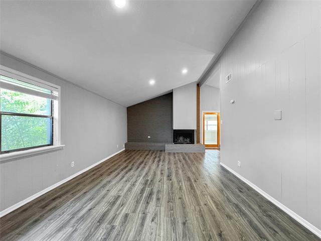 Photo - 1319 Wisteria Way