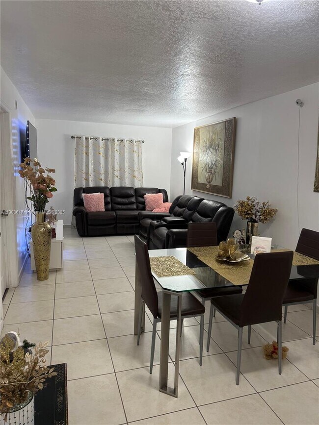 Photo - 1271 SE 28th Ct Unidad 102