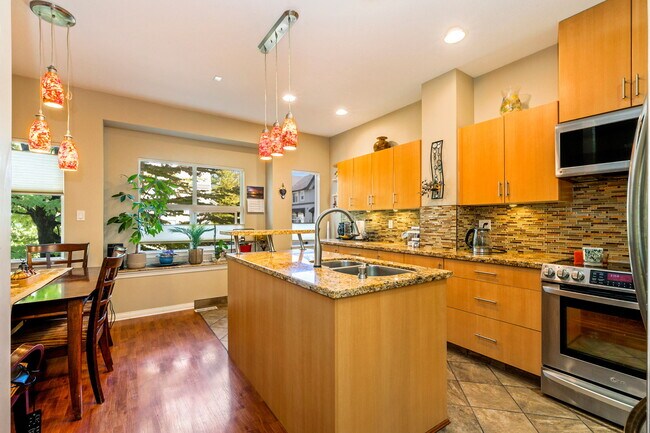 Photo - Beautifully maintained 2-bedroom, 3-bathro... Unit 64