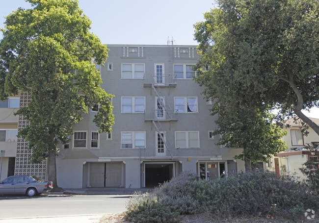 University Ave Apartments