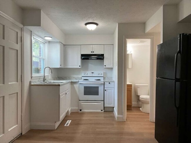 Photo - 610 37th Ave N