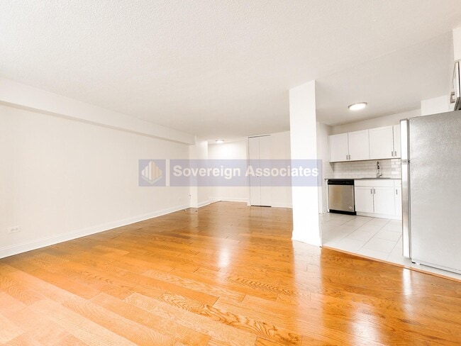 Photo - 3333 Broadway Unidad D2C
