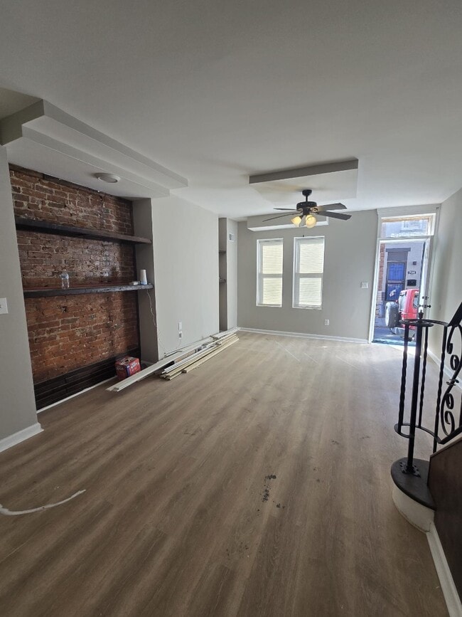 Building Photo - 741 E Willard St Rental