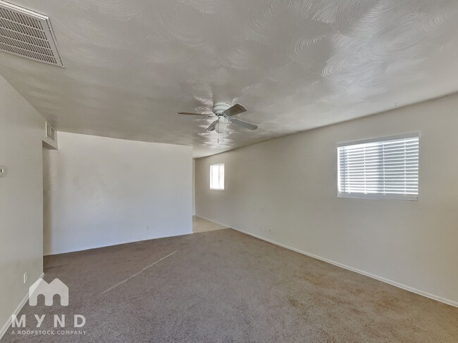 Photo - 9233 N 14th St Unidad 3