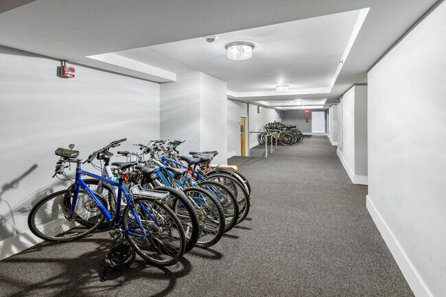 Photo - 140 E Glenwood Ave Unit 208