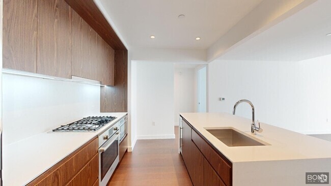 Building Photo - 635 W 59th St Unit 0805 Rental