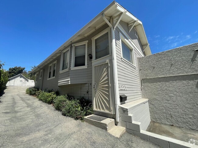 Building Photo - Private Yard in Downtown Ventura Rental