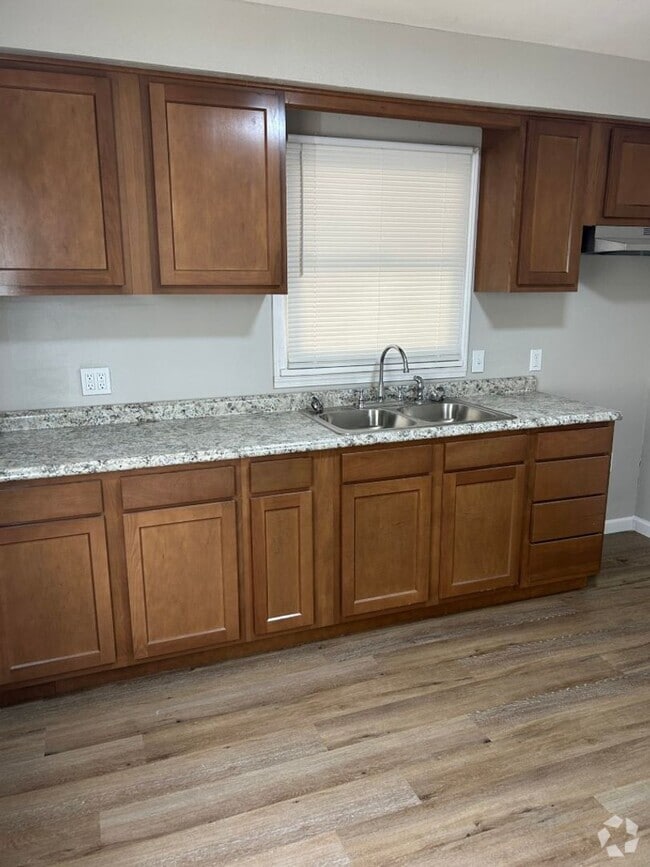 Building Photo - Updated 3 Bedroom Ranch with attached gara... Rental