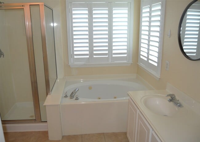 Building Photo - 18011 Rose Hill Park Ln