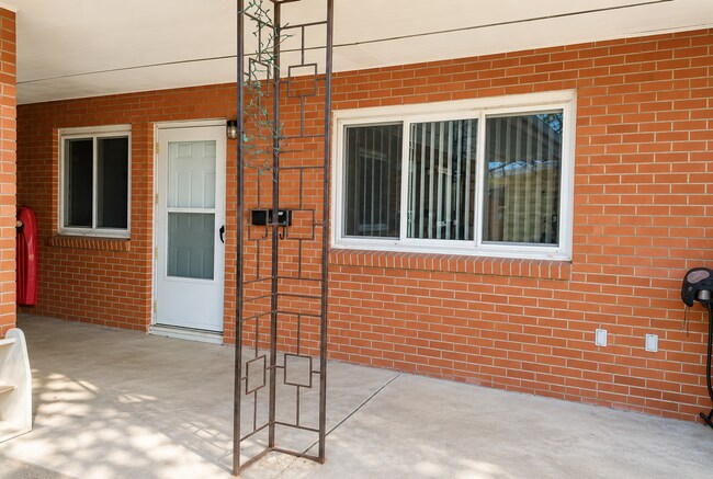 Photo - 932 Avenue B Unit 3
