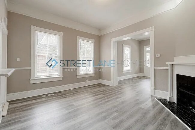 Photo - 2566 English Ave