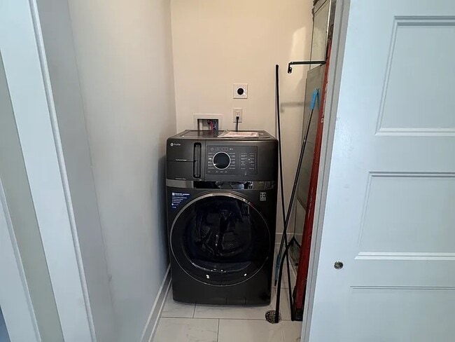 1645 Germantown Ave Unit 1645 Germantown Ave #3