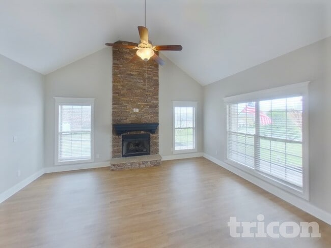 Photo - 1306 Crescent Ridge Drive