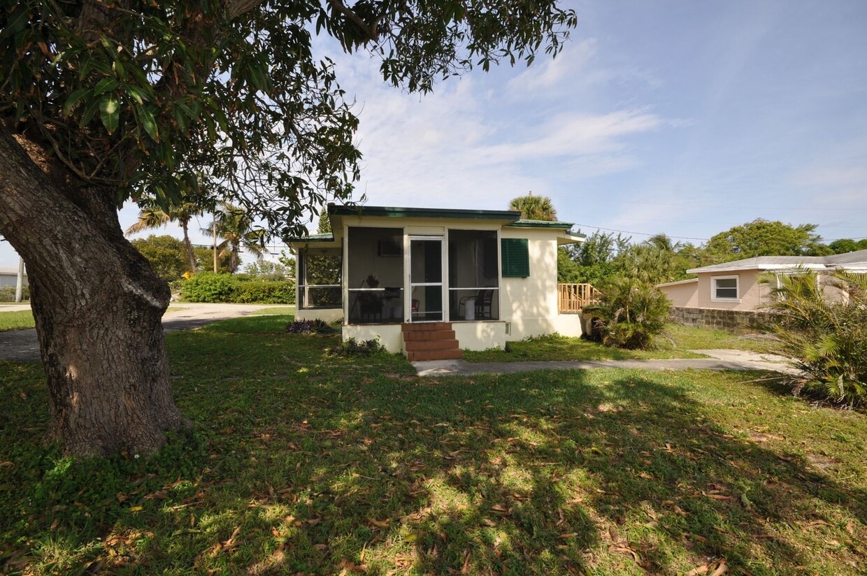 Photo - 4400 N Terrace Drive West Palm Beach FL 33407