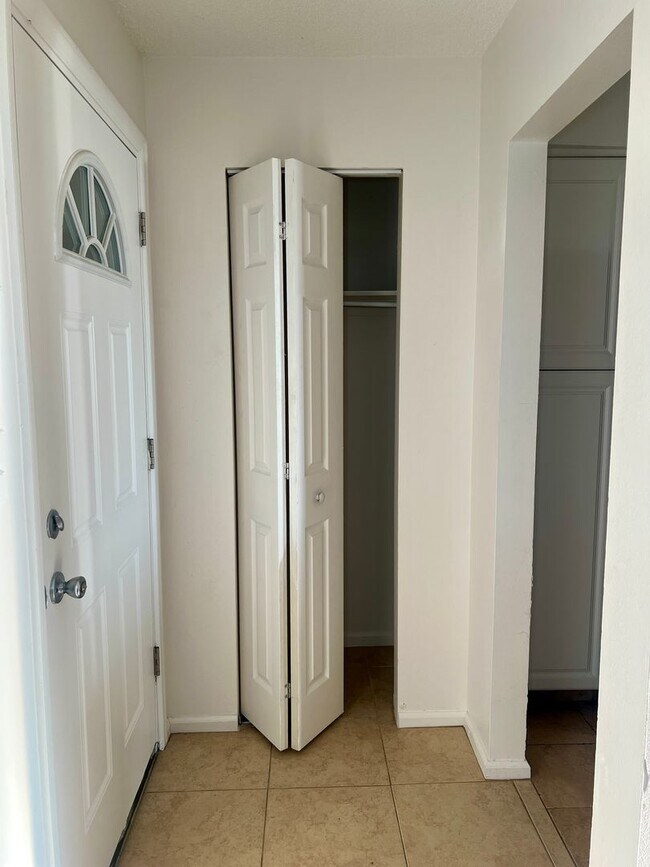 Photo - 1 bed Condo Available in SouthWest Denver! Top Floor! Unit E