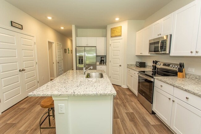 Photo - 1752 Hunting Harris Ct SW