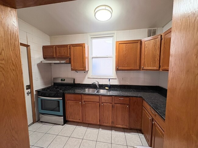 Kitchen - 1333 Mifflin St