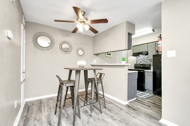 Building Photo - 12211 Fondren Rd Unit 716 Rental